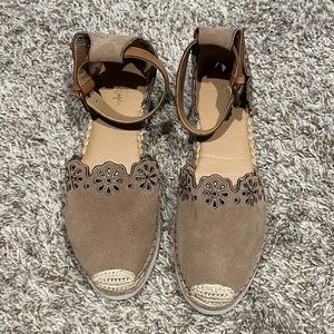 Crown Vintage Espadrille Size 9